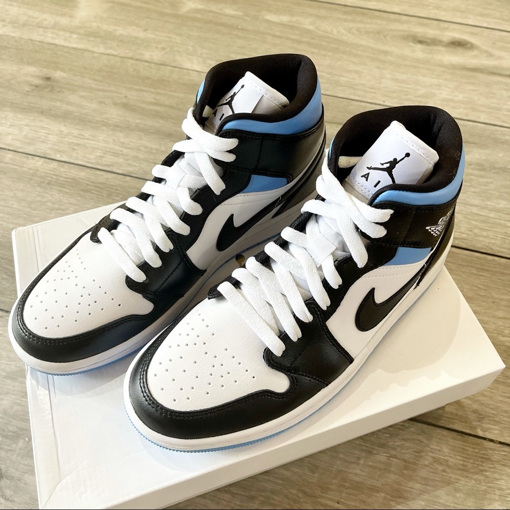 Air Jordan 1 Mid Women’s Black University Blue - Picture 4 of 9